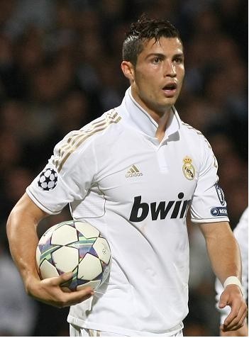 闹剧结束了！联赛手是真的无敌！BLG击败TES三连冠成为年度总冠军！