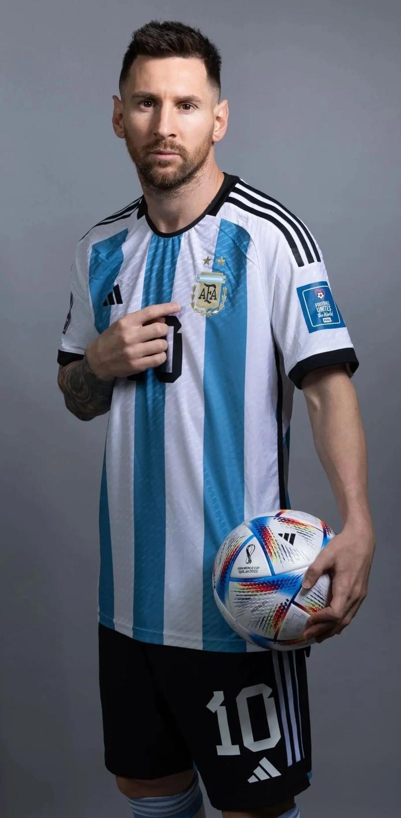 [足球中超]四球大胜 北京国安成为中超半程冠军