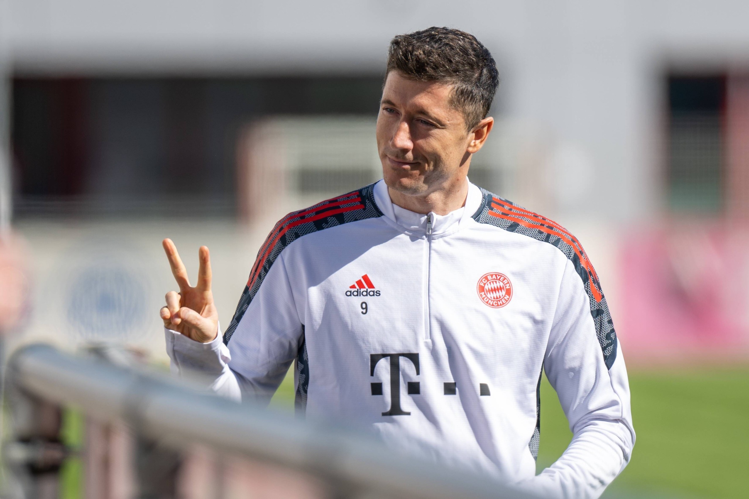 主场复仇雄鹿！库里谈获胜之道：提升防守、控制失误与保护篮板