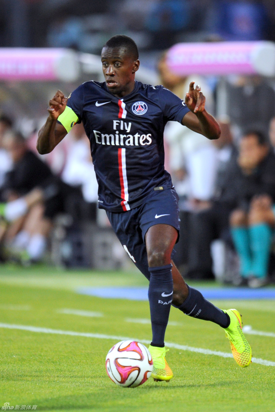 许利民：周琦眼睛受伤和去年类似，明天会去眼科做详细检查