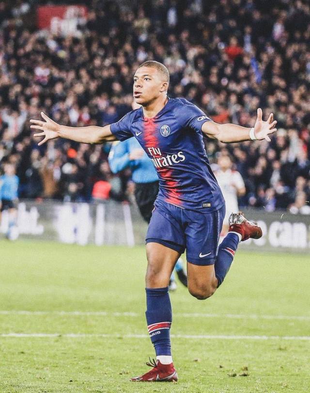 陕西：4500余名跑者渭河之畔竞速 全民健身冬季热度不减